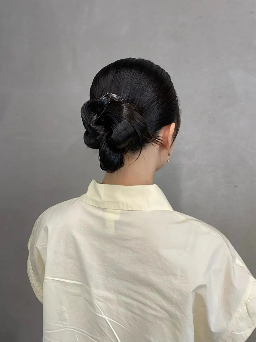 ロング ヘアアレンジ ヘアセット mina 🌷のヘアスタイル