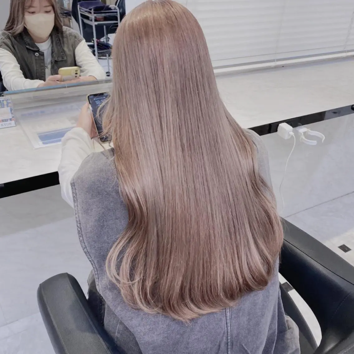 ロング カラー rio🧚🏻‍♀️ 暖色/グレージュのヘアスタイル