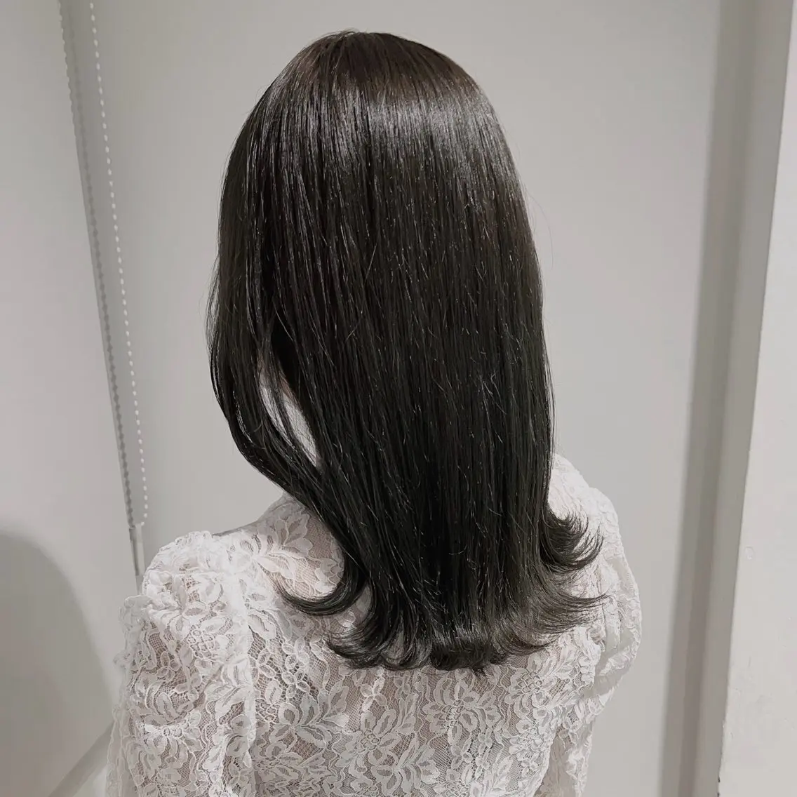 セミロング カラー カット ヘアカラー トリートメント 𓏸レイヤー髪質改善 透けカラーカノン🫧のヘアスタイル