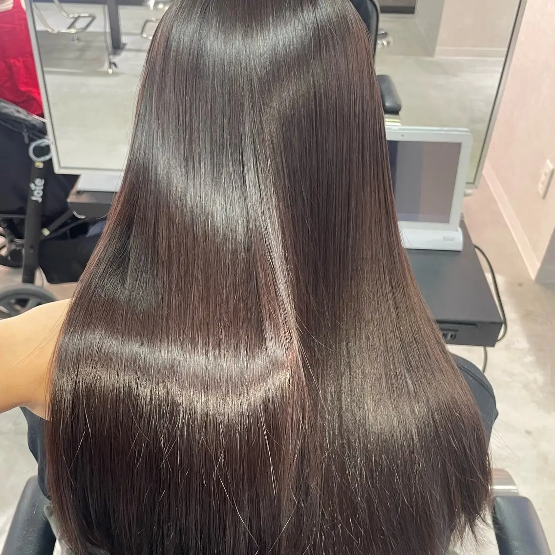 ロング カラー ブラウンカラー ダークブラウン 顔まわりレイヤー レイヤーカット 縮毛矯正 カット ヘアカラー 縮毛矯正 トリートメント レイヤー /髪質改善/ariのヘアスタイル