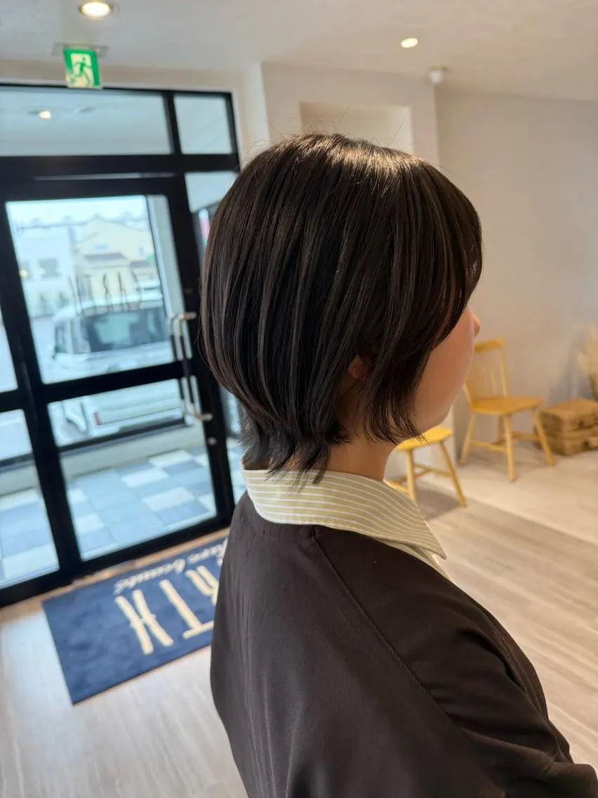ショート 花野 郁登のヘアスタイル