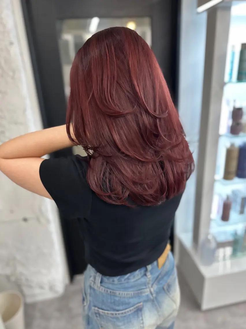 ロング レイヤーカット カット 瀧優華ハイトーン/ 大人レイヤー🩵のヘアスタイル