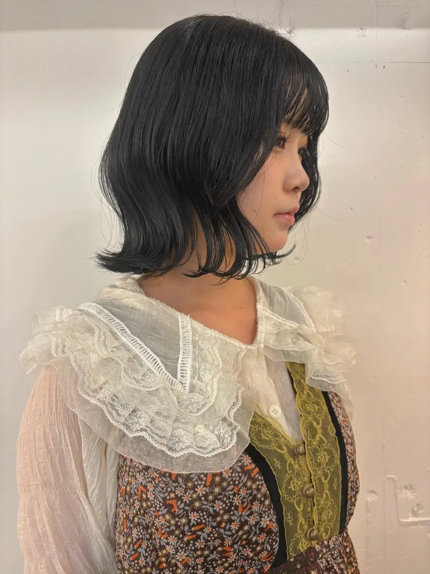 カラー 黒髪 ブリーチ ブルーカラー ブルーブラック 透明感カラー ヘアカラー なみたき ゆうきのヘアスタイル