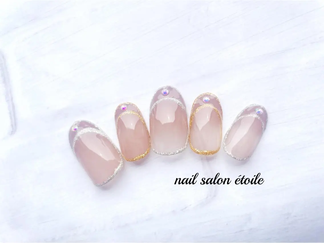 ネイル フレンチネイル ジェルネイル ラメ(グリッター) オフィスネイル シンプルネイル ハンドネイル nail salon étoileのネイルデザイン