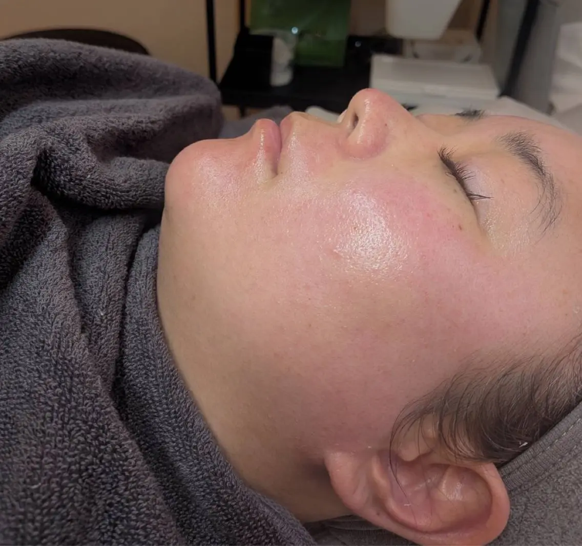 en.  eye& facewaxのエステ・リラクイメージ