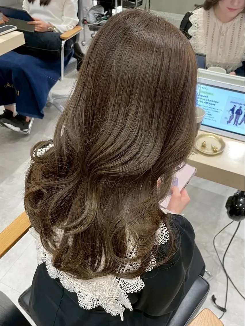 カラー グレージュ オリーブグレージュ オリーブグレー チナツ/栄/名古屋 カラーモデルのヘアスタイル
