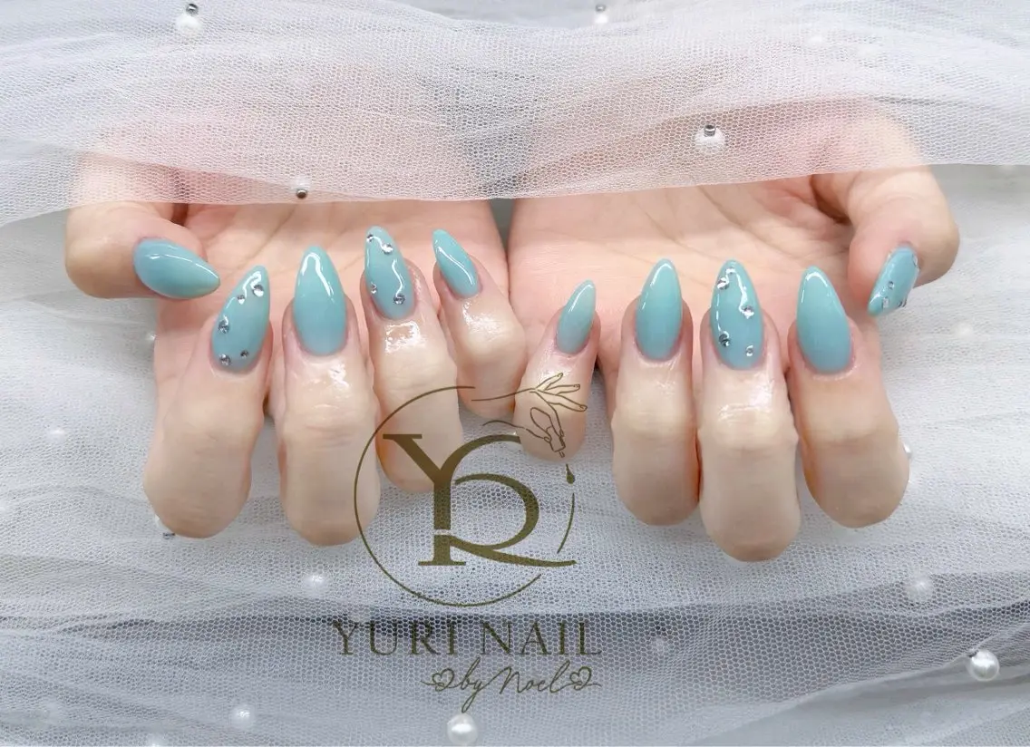 ネイル ハンドネイル フットネイル ハンドケア YURI Nail NARITAのネイルデザイン