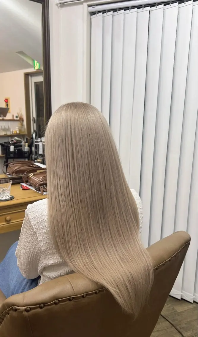 ミディアム カラー カット ヘアカラー トリートメント ヘアセット 🫧艶ダブルカラー ブリーチ🫧トモヤのヘアスタイル
