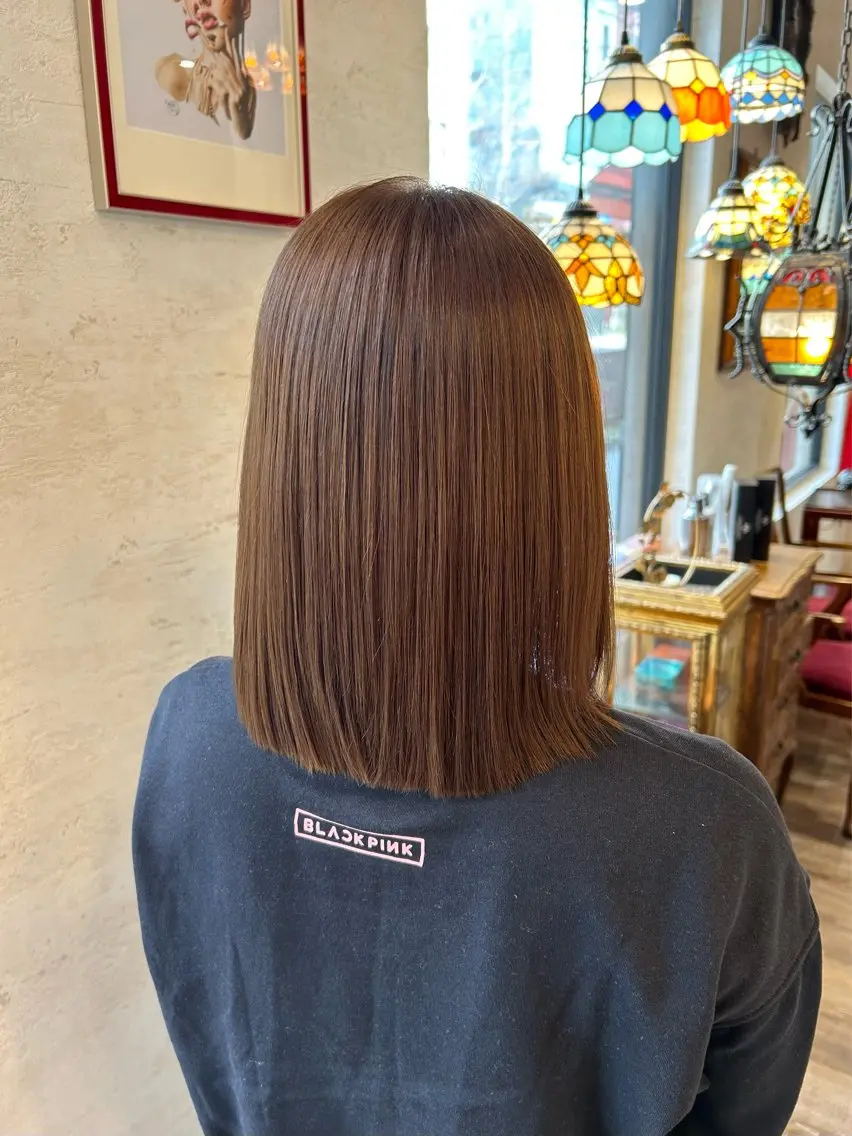 ミディアム カラー 切りっぱなしボブ ボブ 髪質改善 縮毛矯正 FAVOR Emiのヘアスタイル