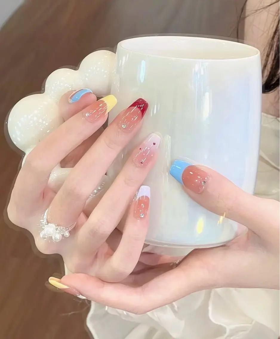 ネイル フレンチネイル ラメ(グリッター) ラメグラデーション マグネットネイル 持ち込み Unicorn Nail原宿表参道のネイルデザイン