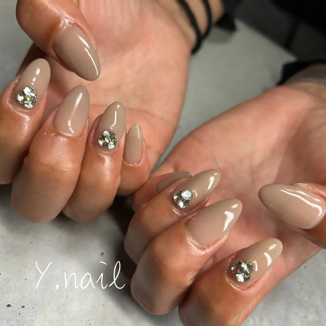 ネイル ストーンネイル ハンドネイル Y. nailのネイルデザイン