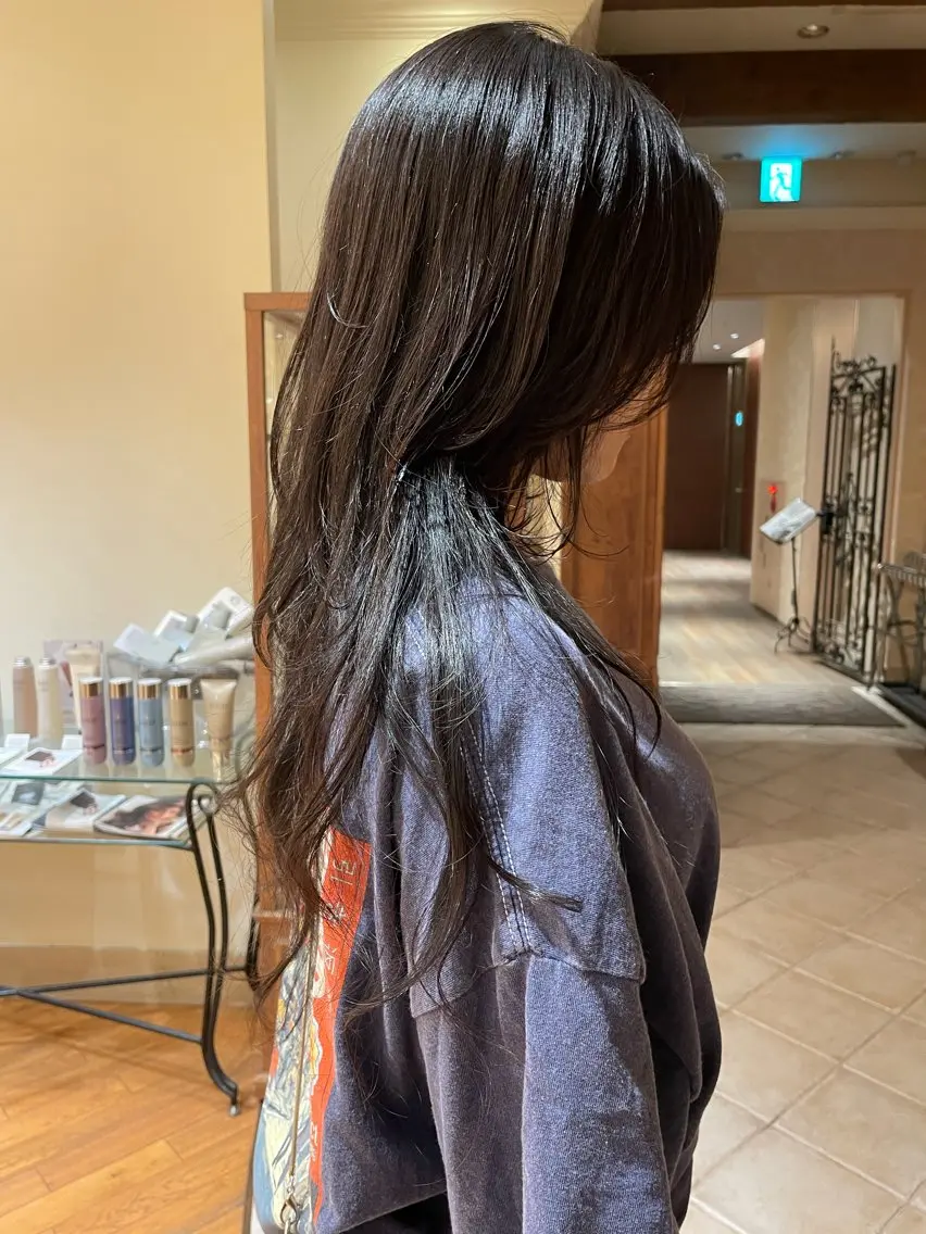 ロング レイヤーカット ウルフカット ボブ ホノカのヘアスタイル