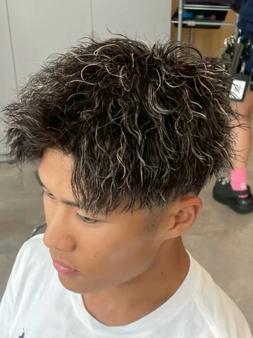 カラー パーマ メンズ 青栁 仁也のヘアスタイル