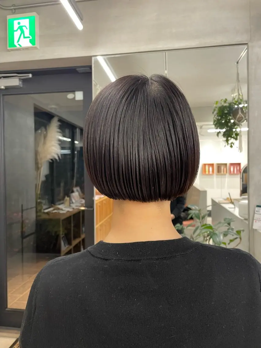 ショート ボブ カット 鶴井 美空のヘアスタイル