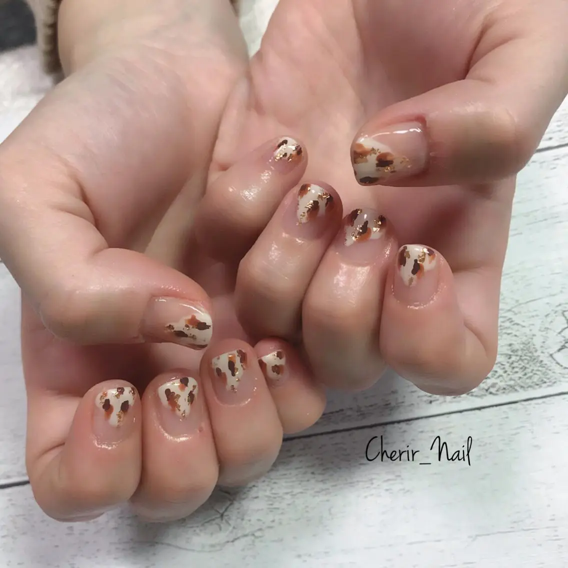 ネイル アートネイル ブラウン カジュアル フレンチネイル ニュアンスネイル Cherirnail kaoriのネイルデザイン