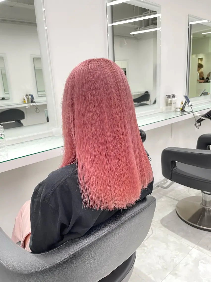 ロング カラー ヘアアレンジ ヘアカラー トリートメント ヘッドスパ ヘアセット ウルフカット×ハイ トーン職人🤍ゆうひのヘアスタイル