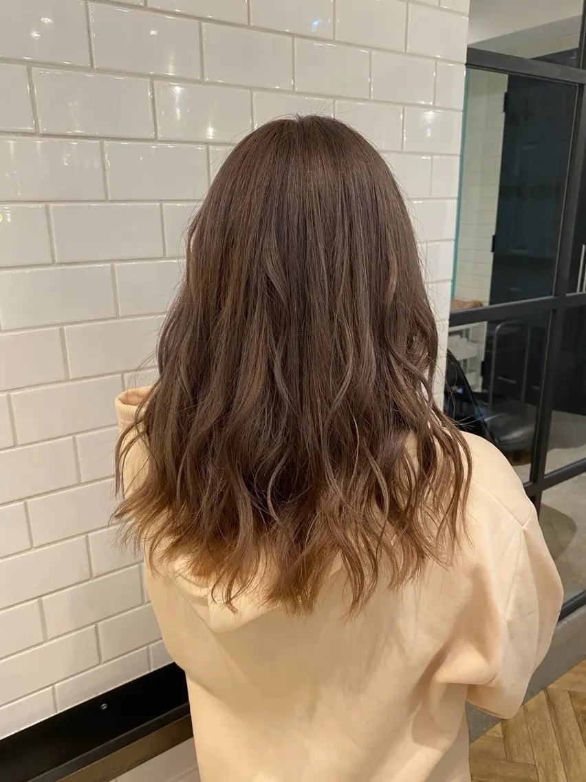 セミロング カラー ヘアカラー 🌈髪質改善🌈 過去の1艶サラ体験✨のヘアスタイル