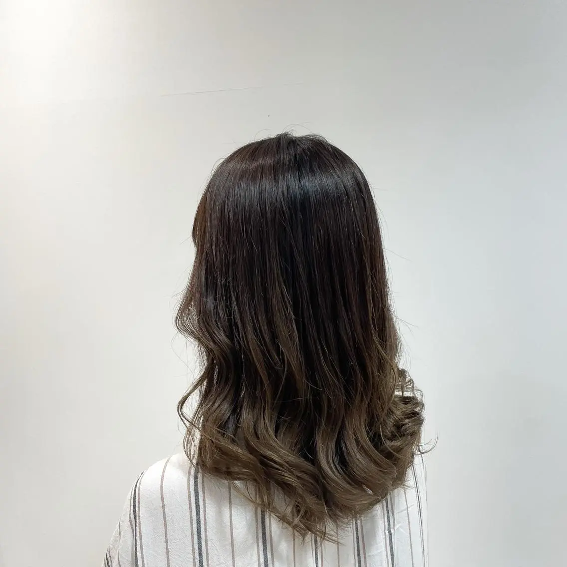 ミディアム カラー 似合わせカット 💫小顔カット TAROのヘアスタイル