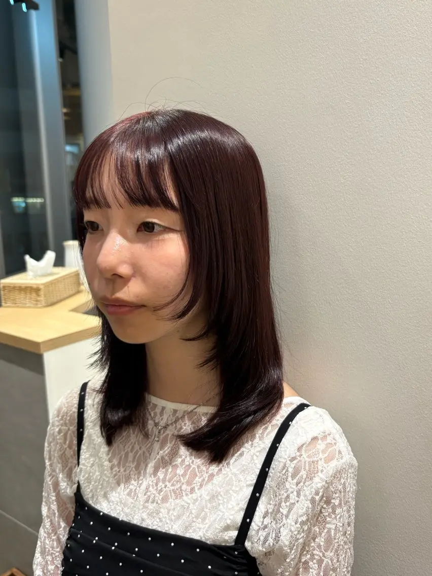 ミディアム 顔まわりレイヤー 顔周りカット レイヤーカット カット ヘアカラー ニワ サクラコのヘアスタイル