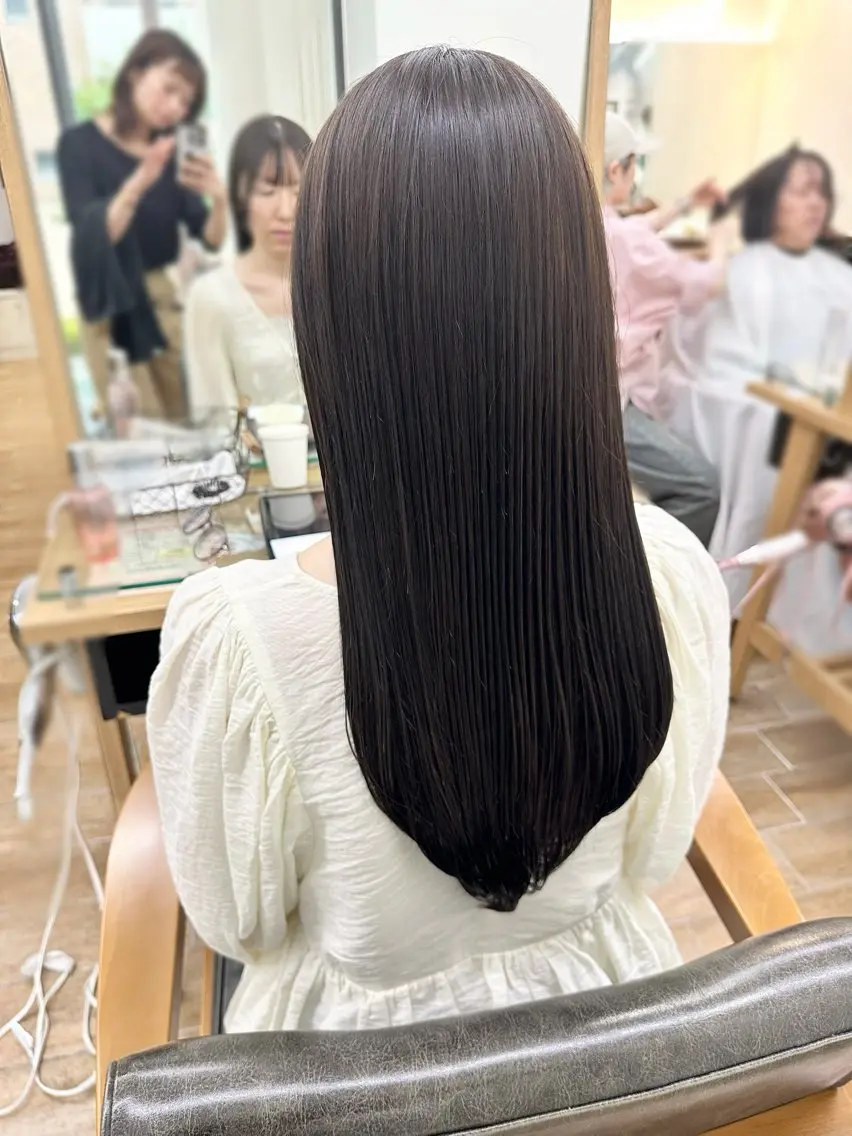 ロング カラー パーマ ヘアアレンジ メンズ キッズ カット 縮毛矯正 レイヤーカット/ 巻ける縮毛矯正のヘアスタイル