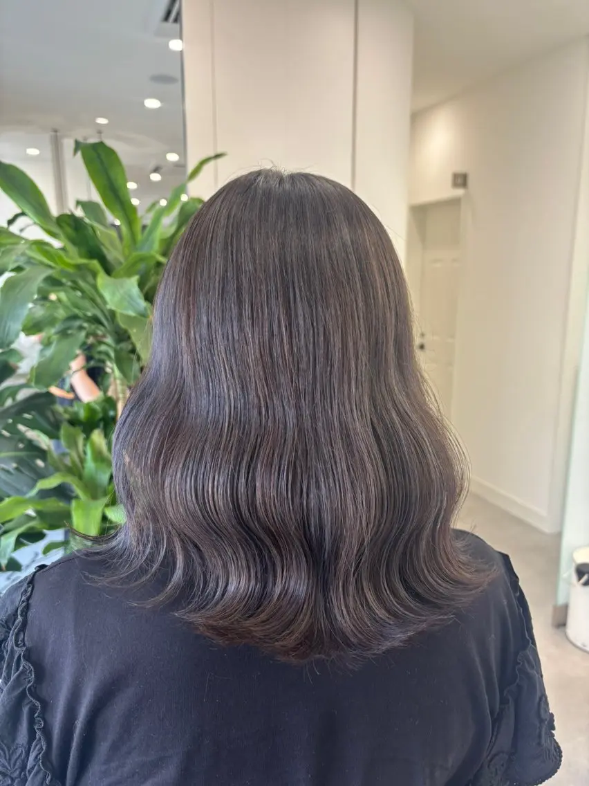 ミディアム カット ヘアカラー 彦坂 優月のヘアスタイル