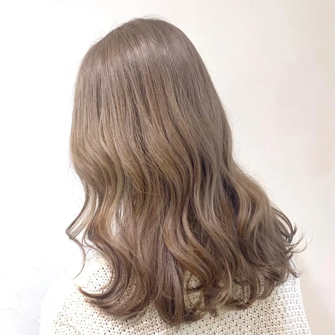 セミロング カラー 🧸ハイトーン🧸 ゆっきー🧸のヘアスタイル