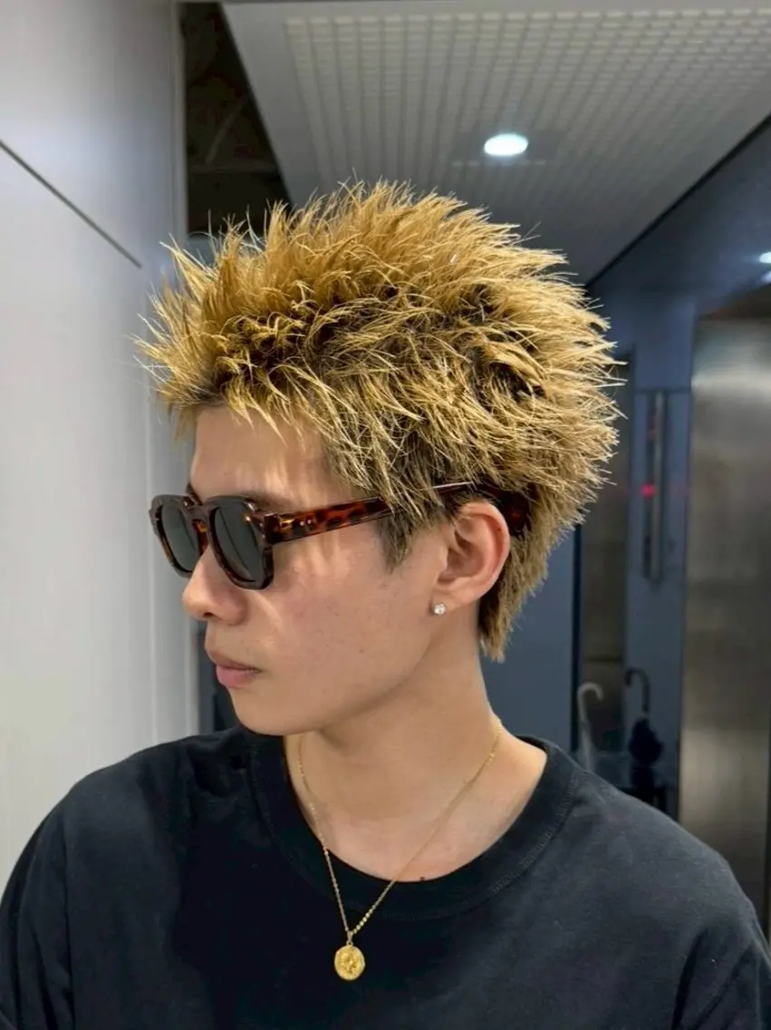 ショート カラー 髪質改善 トリートメント ヘアカラー スパイキー/ロン毛/ フェザー/トムのヘアスタイル