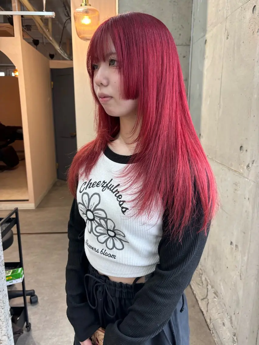 ロング カラー レッドカラー 姫カット レイヤーカット SHOTO ハイトー ン/ブロンドカラーのヘアスタイル