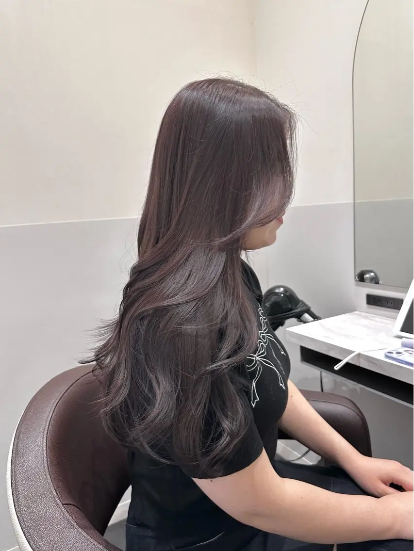 ロング カラー ブリーチ グレージュ ラベンダーカラー ラベンダーグレージュ ラベンダーグレー カット ヘアカラー トリートメント 矢野 晃平のヘアスタイル
