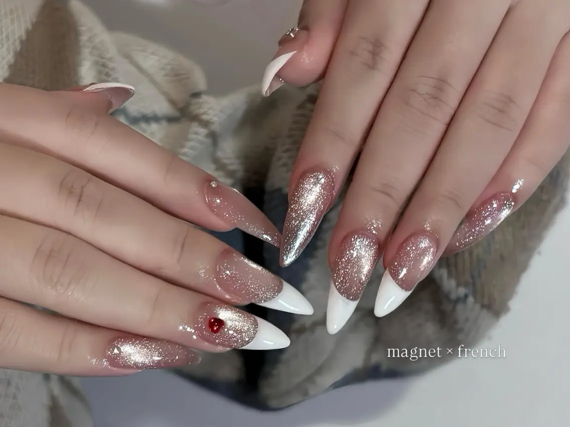 ネイル オーロラネイル チークネイル 桜ネイル クリアネイル ドット ハンドネイル Rin Nail 新大久保店のネイルデザイン