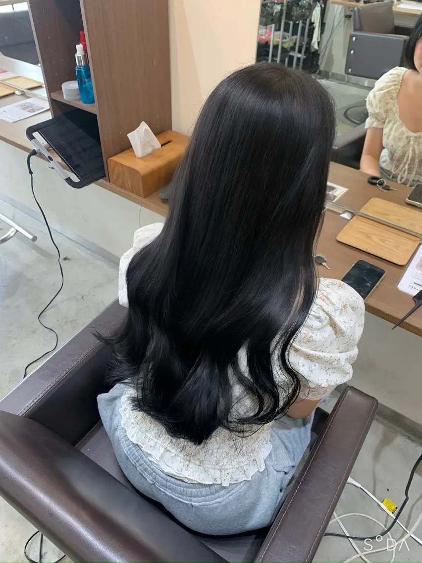 ロング 抜け感ダブルカラー miyukiのヘアスタイル