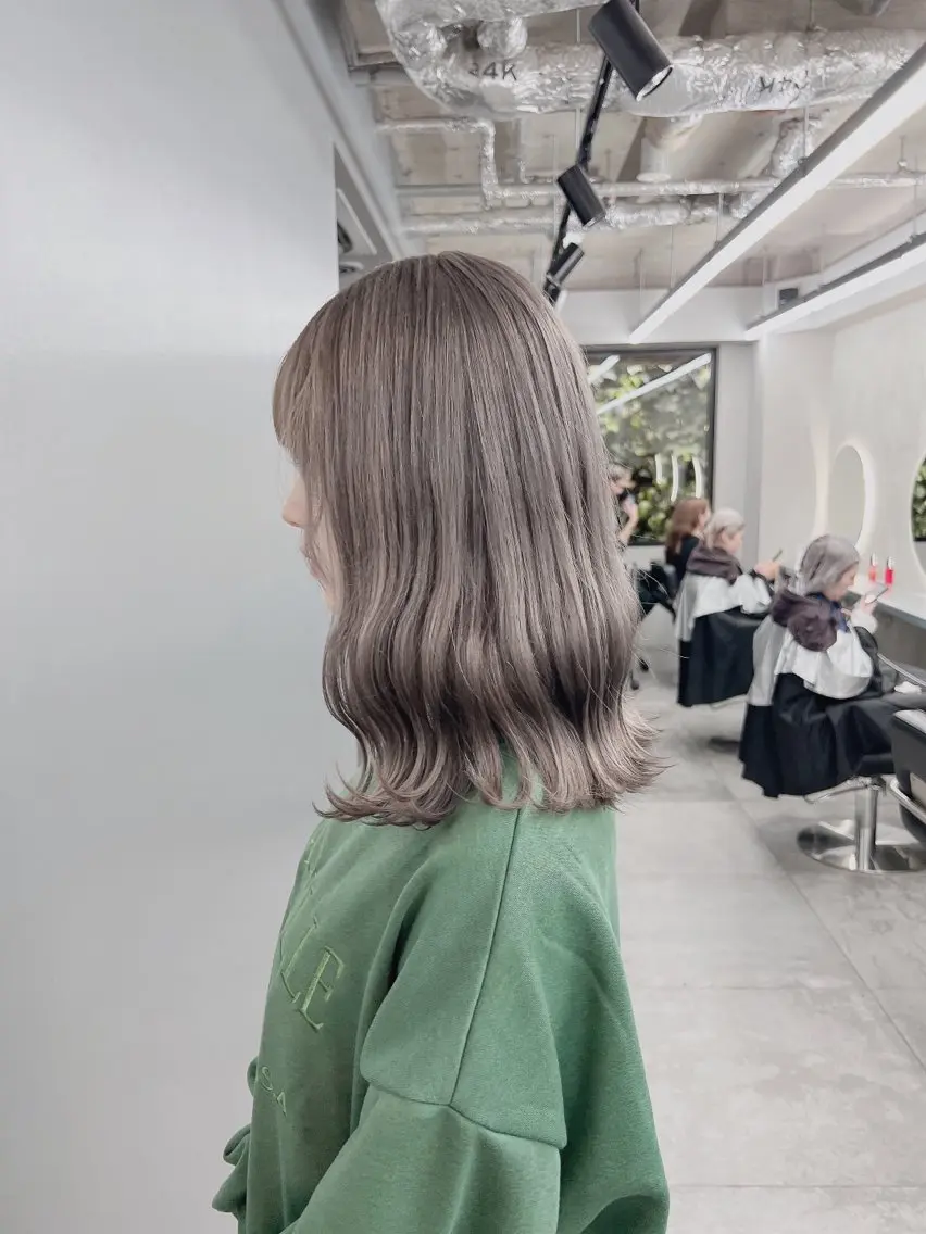 ロング カラー ヘアカラー トリートメント ♡透け感カラー 大賀哲平♡のヘアスタイル