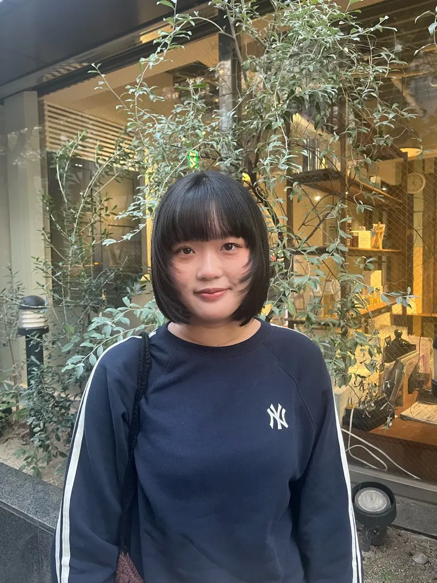 ショート ボブ 顔まわりレイヤー レイヤーカット えんぐちとも／透明感 カラー／博多ボブのヘアスタイル