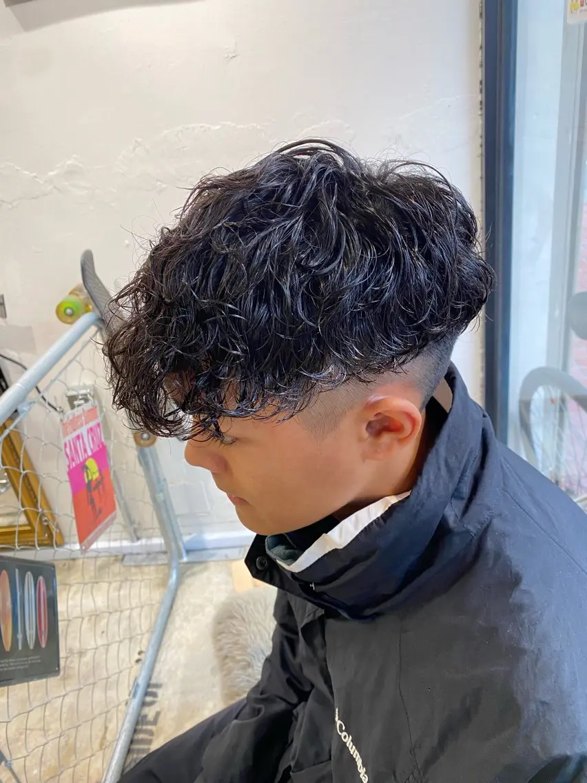 パーマ メンズ フェザーパーマ メンズパーマ メンズツイストパーマ 波巻きパーマ スパイラルパーマ カット パーマ トリートメント ヘアセット 🌴パーマオタク🌴 長谷川 諒佑🌈のヘアスタイル