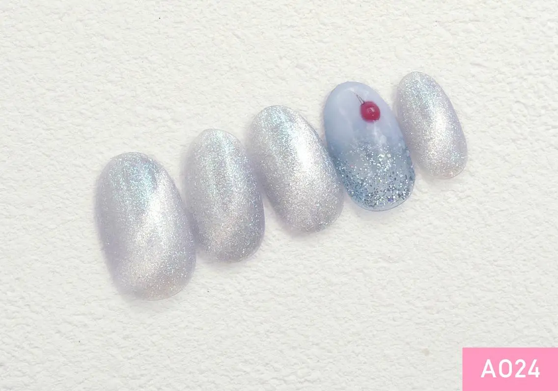 ネイル シルバー 新橋🍬 Nailのネイルデザイン