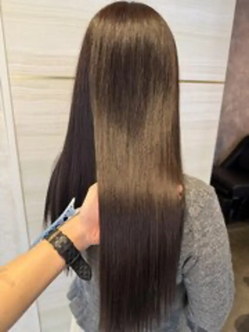 ロング カラー elu あやね💜 🫧カラー・縮毛矯正のヘアスタイル