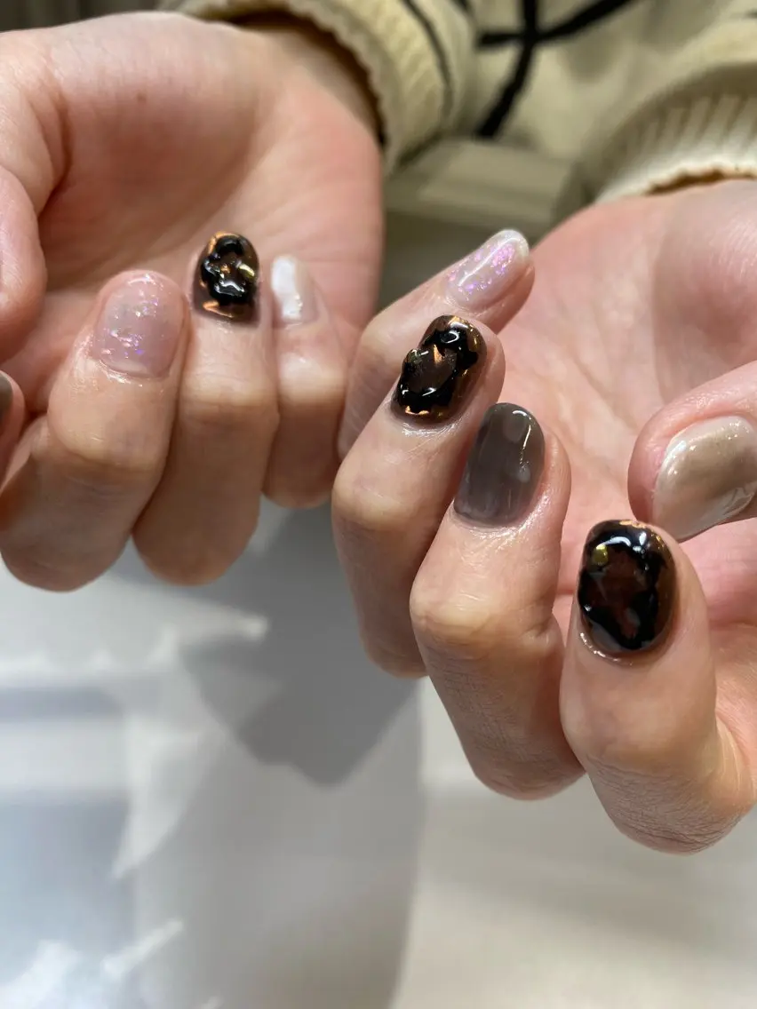 ネイル オーロラネイル マグネットネイル ニュアンスネイル シンプルネイル 春ネイル ハンドネイル 草加ニュアンスネイル 🌚hersのネイルデザイン