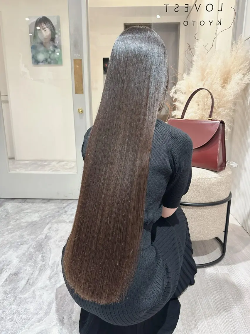 ロングヘア限定 美髪ストレート+トリートメント+カットの写真