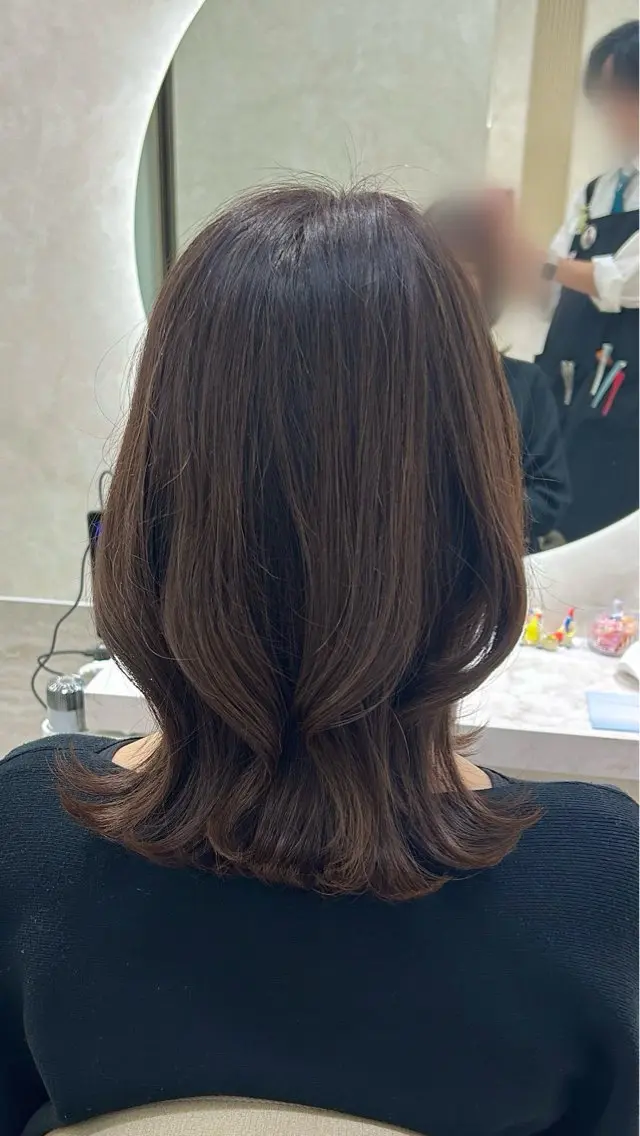 ミディアム カラー ミディアムレイヤー くびれヘア レイヤーカット カット ヘアカラー トリートメント Eleanor枚方店 店長　飛鳥　薫のヘアスタイル