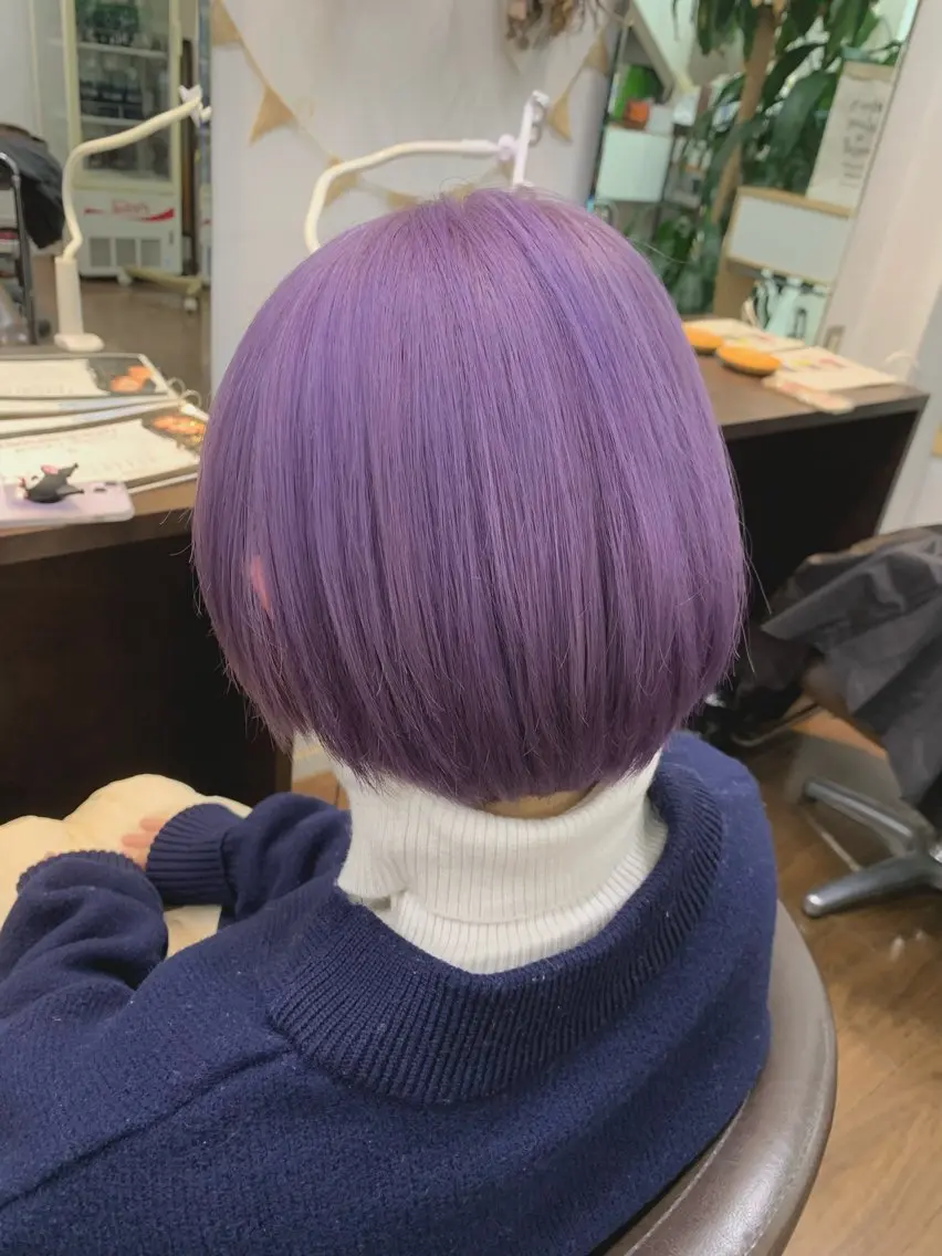 ショート カラー ブリーチ ラベンダーカラー ヘアカラー トリートメント 小笠原 菜緒のヘアスタイル