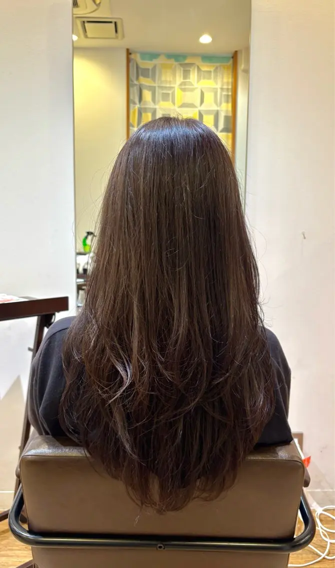 ロング カラー ブリーチ グレージュ レイヤーカット カット ヘアカラー トリートメント レイヤー/髪質改善 山口 恋のヘアスタイル