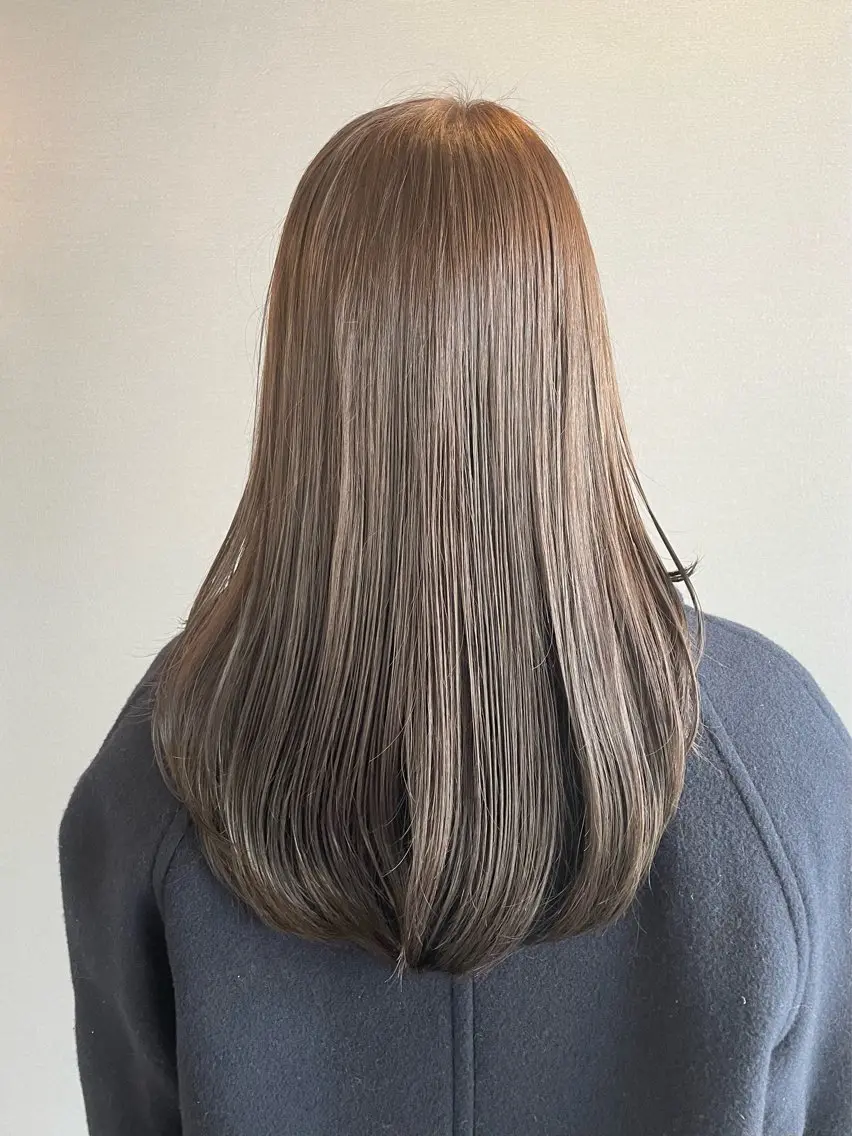 セミロング カラー グレージュ カット ヘアカラー トリートメント kitin 吉祥寺 山岸花のヘアスタイル