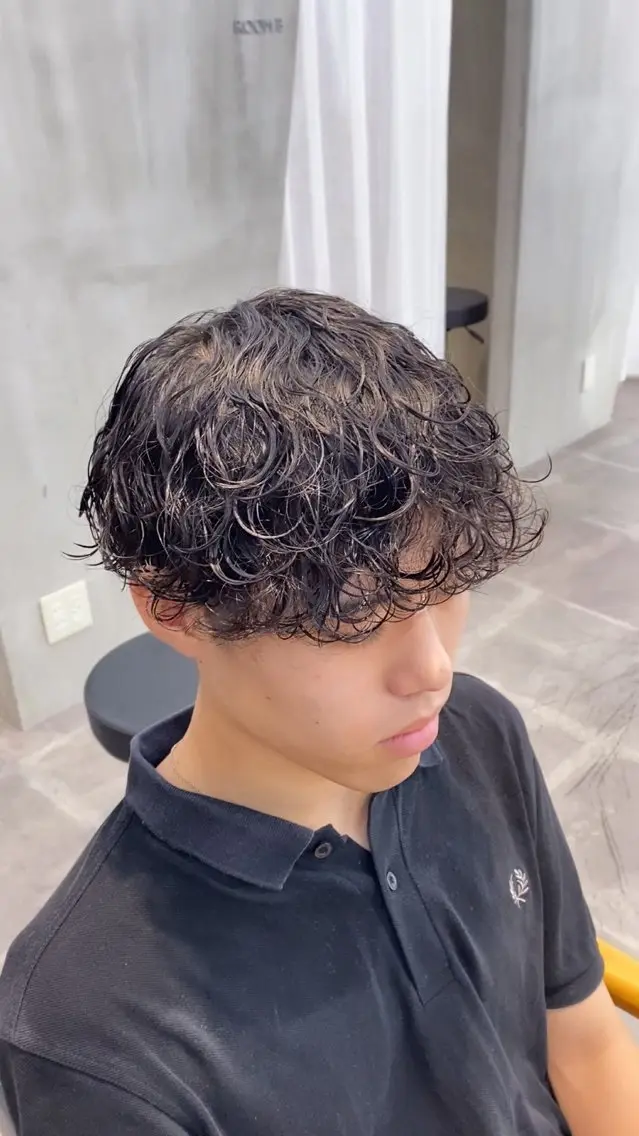 ショート パーマ メンズ カット パーマ トリートメント RUI⚪️艶髪 ⚪️髪質改善のヘアスタイル
