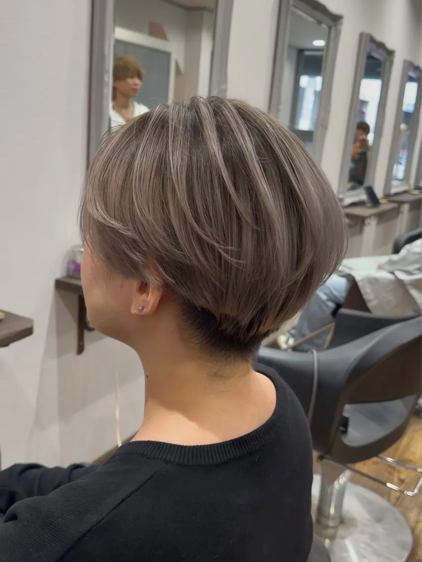 ショート レイヤーカット カット ヘアカラー _WHITE並木店 喜多村天斗のヘアスタイル