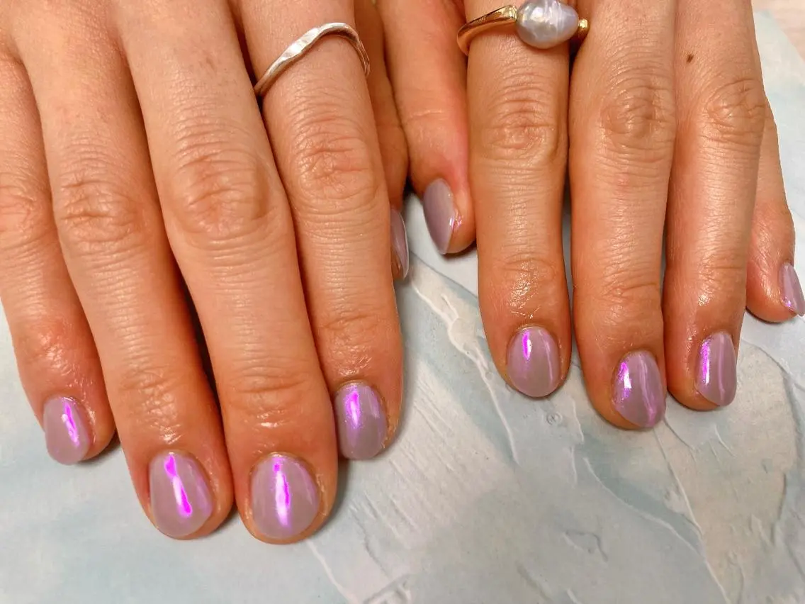 ネイル オーロラネイル ワンカラーネイル ハンドネイル mogunail &blowのネイルデザイン