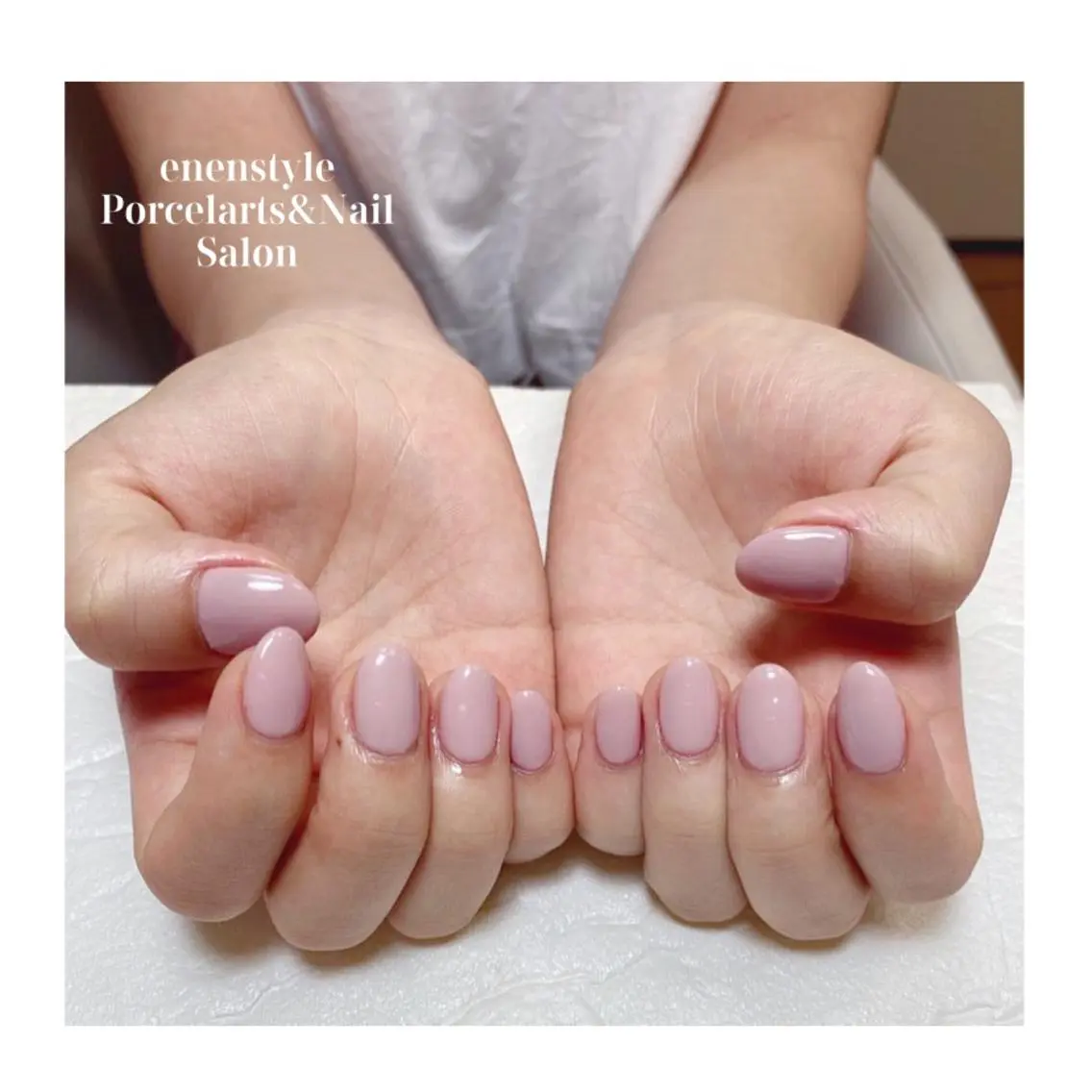 ミディアム ネイル ジェルネイル ニュアンスネイル オフィスネイル ワンカラーネイル パラジェル 🐾enen style 🐾のネイルデザイン