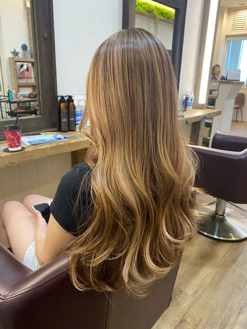 カラー ハイライトカラー インナーカラー🌈 サイトウ ミズキのヘアスタイル