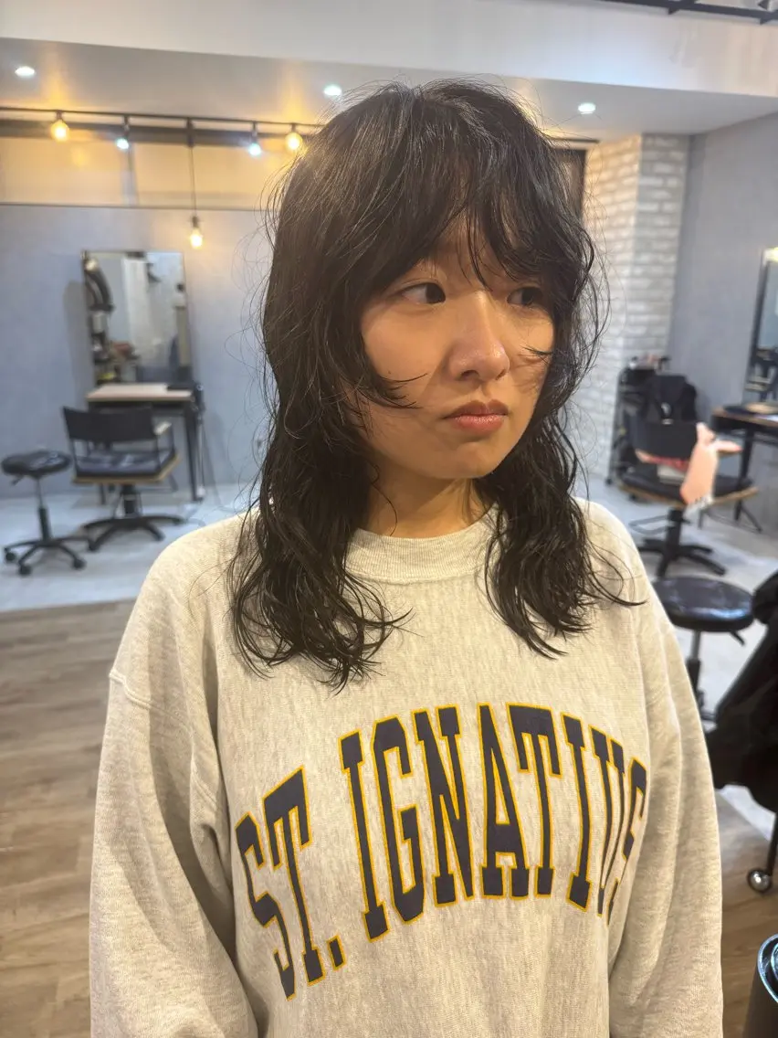 セミロング パーマ Basis 田口豪司のヘアスタイル