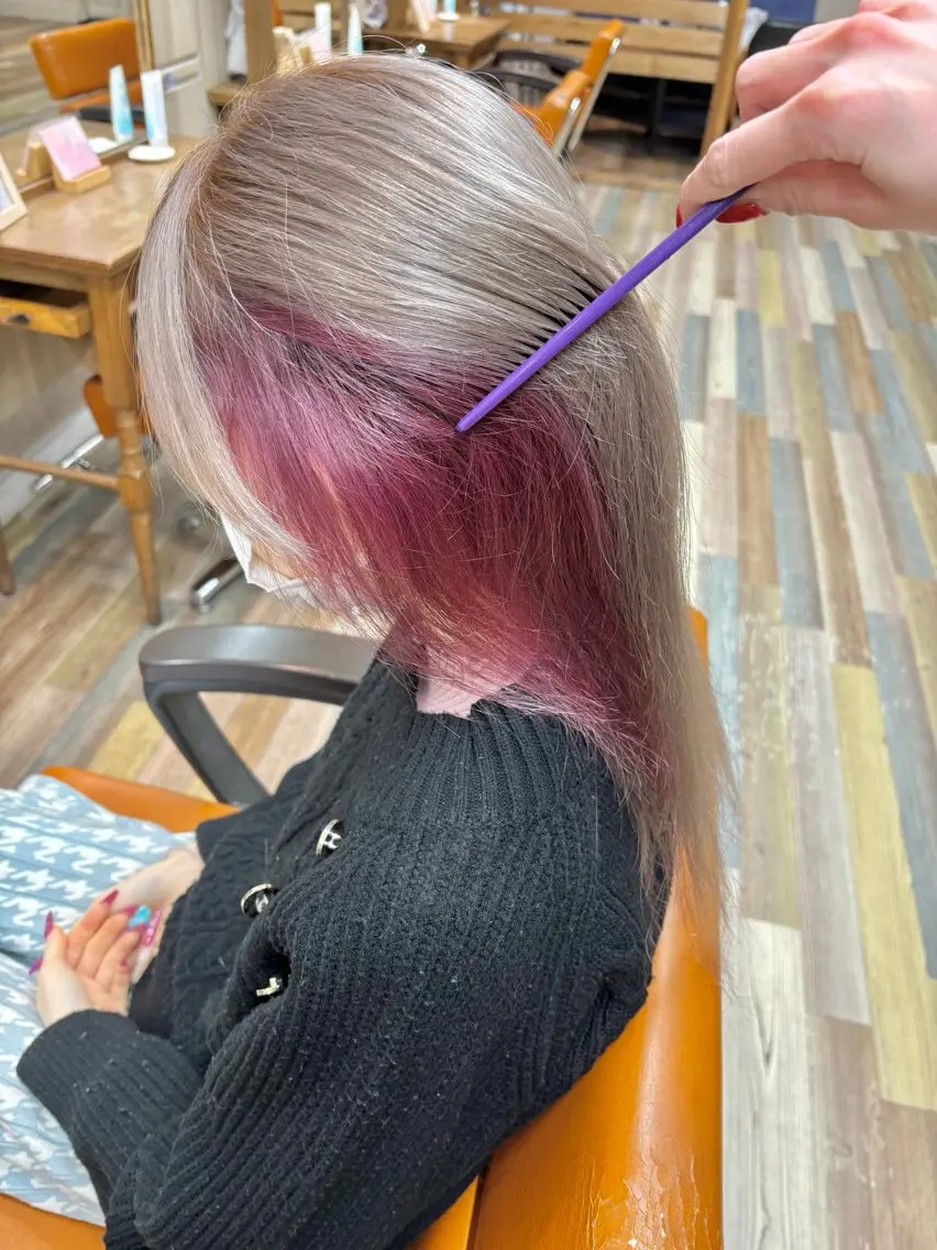 ミディアム カラー インナーカラー ピンクカラー シルバー 木下 みさきのヘアスタイル