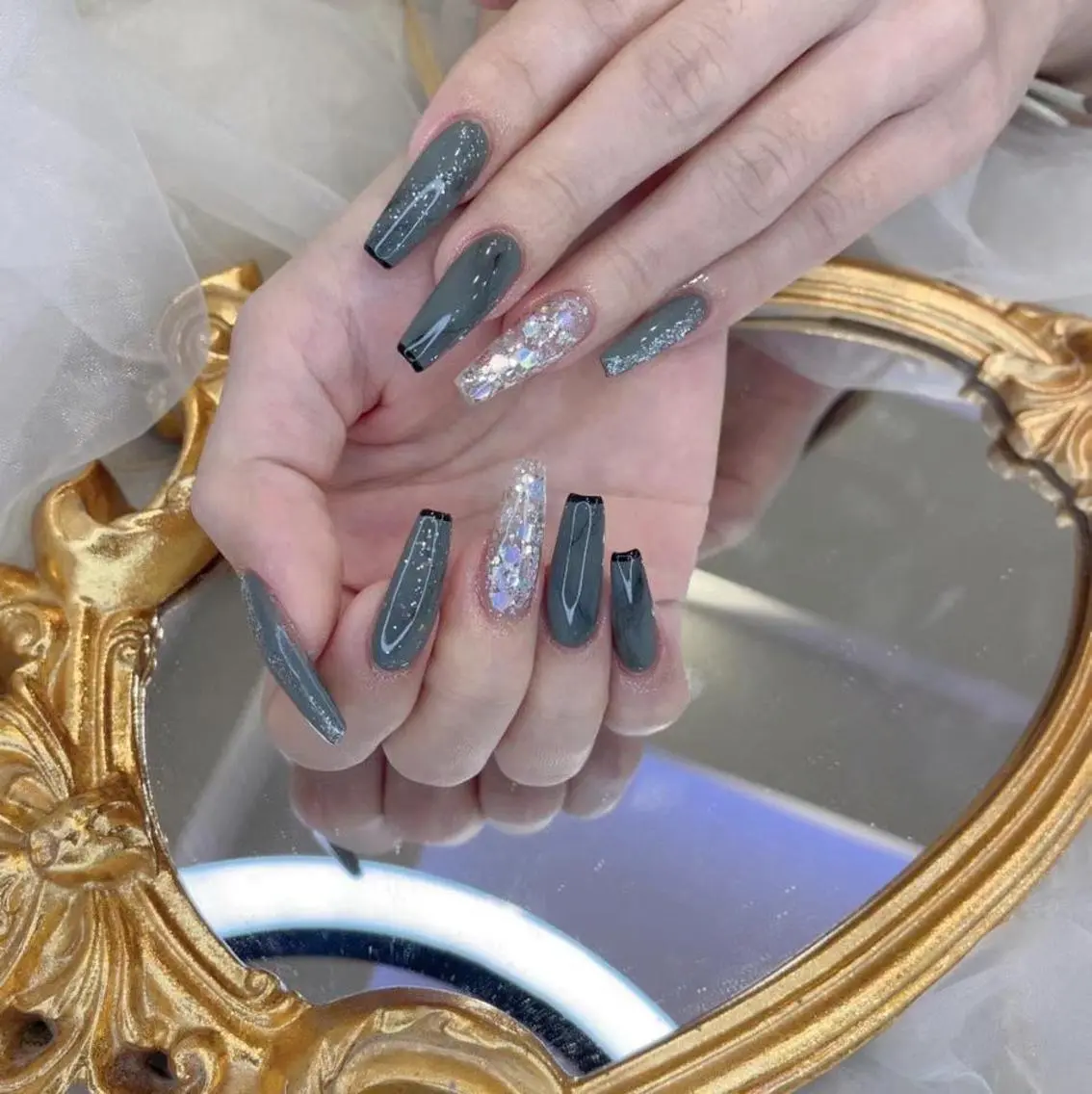 ネイル アートネイル グリーン ニュアンスネイル ホワイト Babarla nailのネイルデザイン